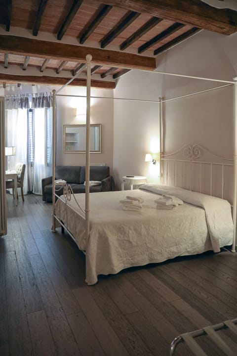 Superior Double Room | Down comforters, desk, laptop workspace, soundproofing