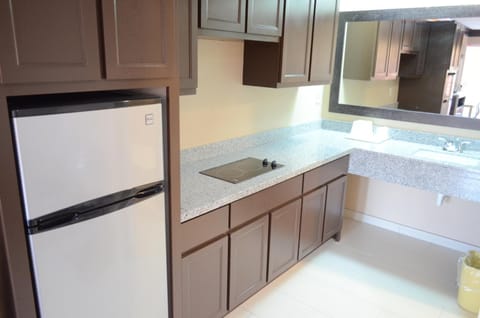Fridge, microwave