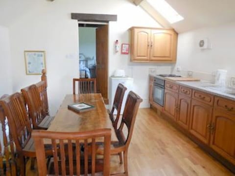 kitchen leading to bedroom