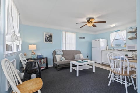 Enjoy The Living Space With Dining Table, Futon & Kitchenette