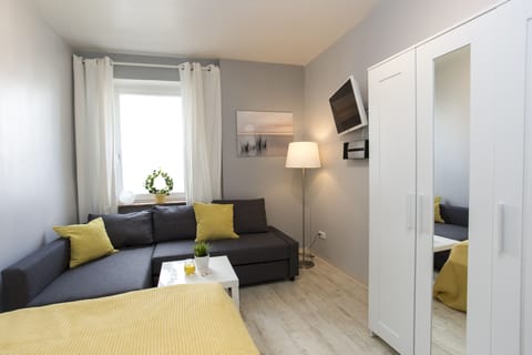 Apartment | 2 bedrooms, desk, iron/ironing board, travel crib