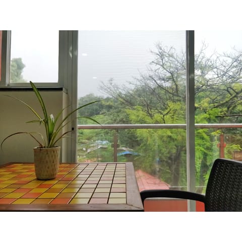 Studio | Desk, laptop workspace, free WiFi, bed sheets