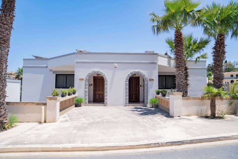 Our villa is situated in a quiet, residential neighborhood, giving guests the utmost peace and privacy.