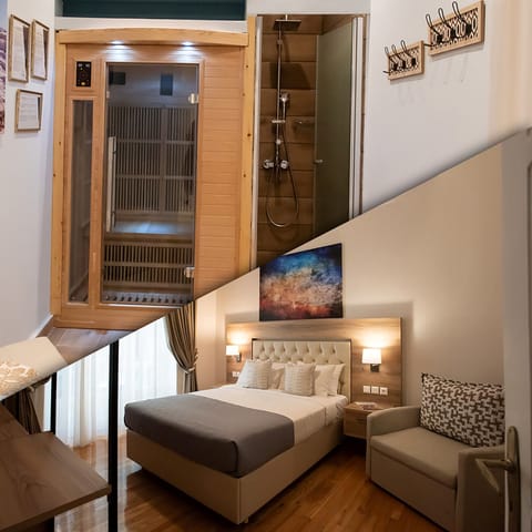Luxury Apartment, 3 Bedrooms | In-room safe, desk, blackout drapes, soundproofing