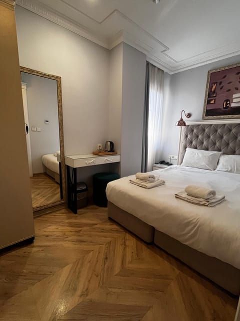Budget Double Room | In-room safe, individually furnished, desk, soundproofing