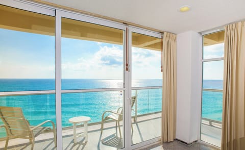 Amazing view of the Caribbean from this beautiful corner. 2 Balconies.