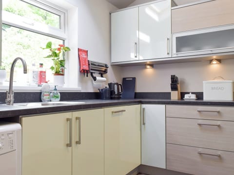 Modern fitted kitchen | Ash Grove, Skipton