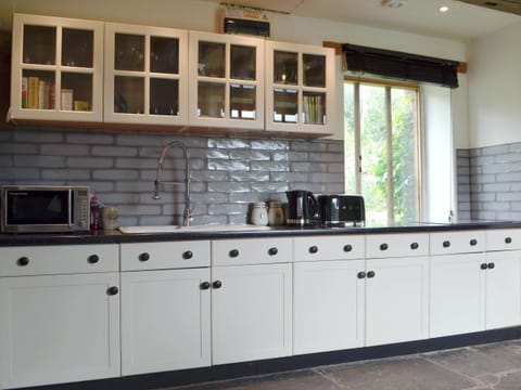 Well equipped kitchen | The Old Cider Mill, Erwood, near Brecon