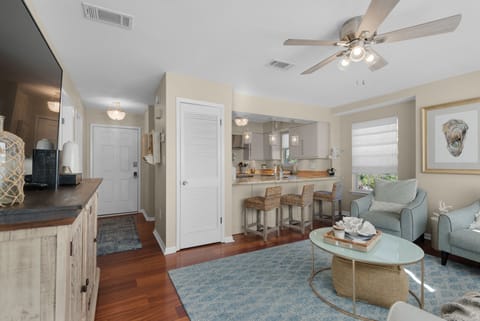 Spacious living room