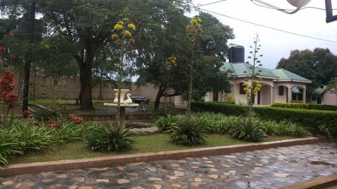Single Room | Garden view