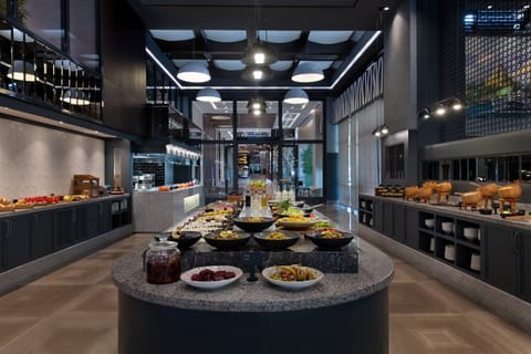 Daily buffet breakfast for a fee