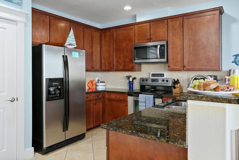 Fully stocked kitchen with all you'll need to cook family meals.