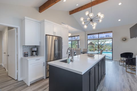 Full Dinner sets for 15 full dinner place settings.