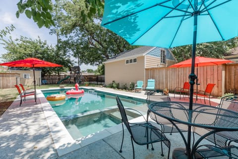 Pool& Hot Tub