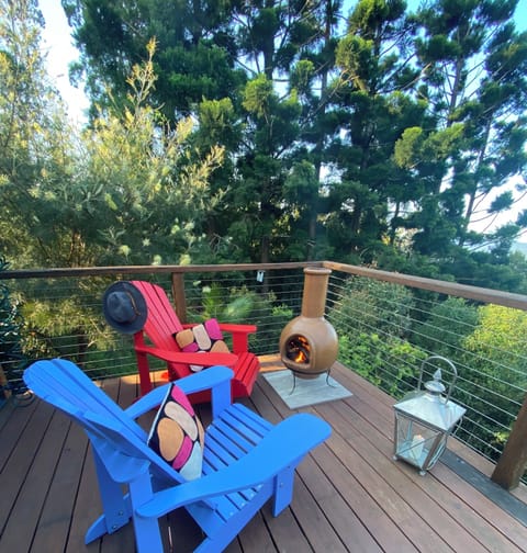 Relax by the stunning fire and enjoy the view surrounded by nature and birdlife 