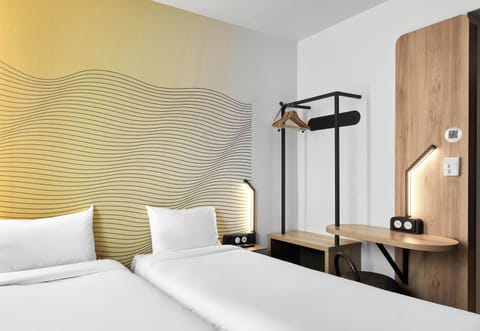 Twin Room | Desk, soundproofing, iron/ironing board, free WiFi