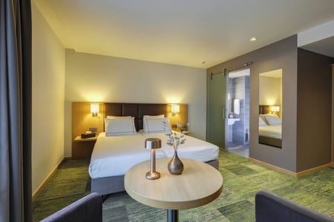 In-room safe, individually decorated, individually furnished, desk