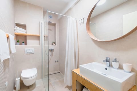 Standard Double Room | Bathroom | Shower, free toiletries, hair dryer, slippers