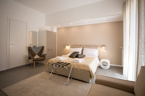 Deluxe Double Room (Terra) | Hypo-allergenic bedding, down comforters, memory foam beds