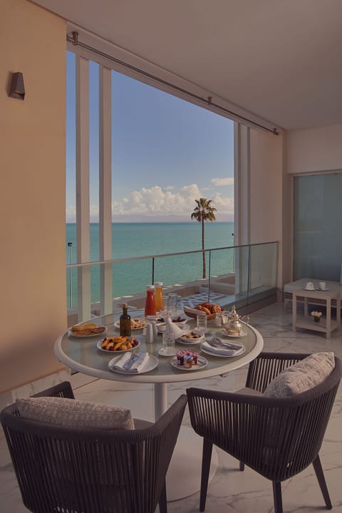 Deluxe Room, 2 Twin Beds, Lagoon View | Terrace/patio