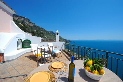 Exclusive Villa, 3 Bedrooms | Terrace/patio