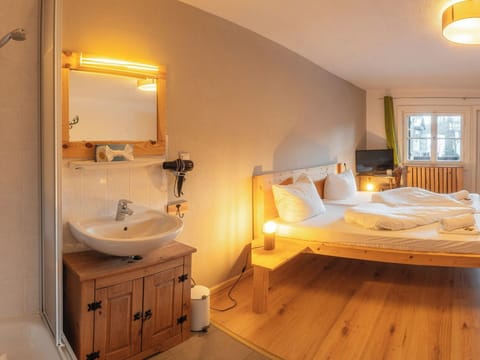 Quadruple Room, Non Smoking, Shared Bathroom | Individually decorated, individually furnished, WiFi, bed sheets