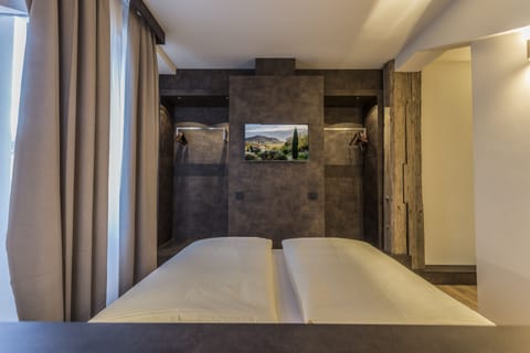 Suite, Private Bathroom, City View