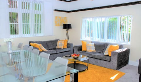 Large Double | Living area | Flat-screen TV
