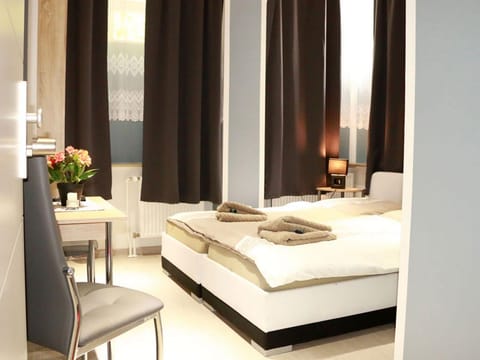 Standard Double or Twin Room, Shared Bathroom