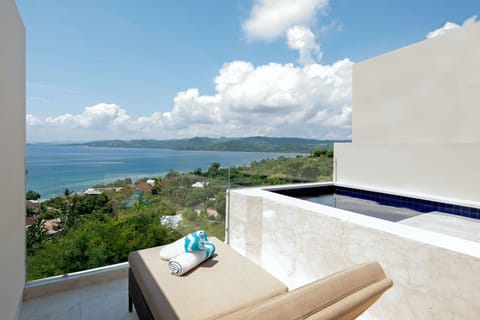Luxury Studio Suite | Beach/ocean view
