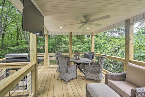 Blowing Rock Vacation Rental | 2BR | 2BA | 1,100 Sq Ft | Stairs Required