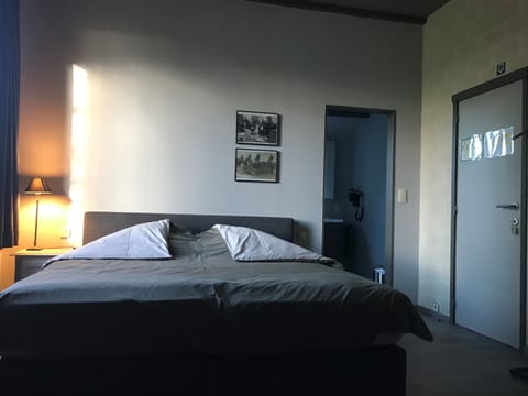 Classic Room (De Boever) | Individually decorated, individually furnished, desk, laptop workspace