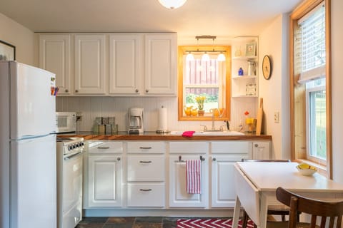 The Cottonwood Carriage House | Private kitchen