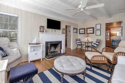 416 Union - Compound - Living Space