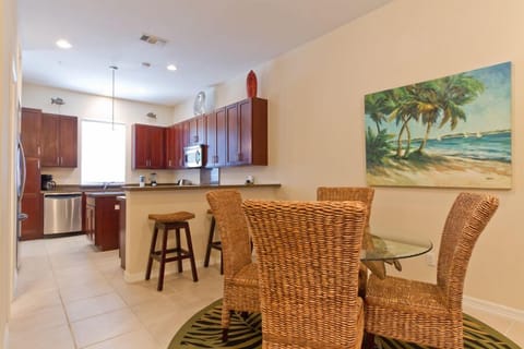 You and your family can make yourselves at home in our fully-equipped South Padre Island vacation rental. Our open floor layout connects our kitchen, dining, and living rooms.