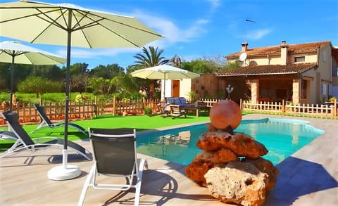 Finca with pool for rent in Mallorca