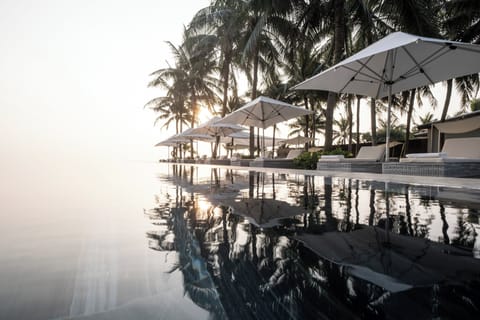 2 outdoor pools, pool umbrellas, sun loungers