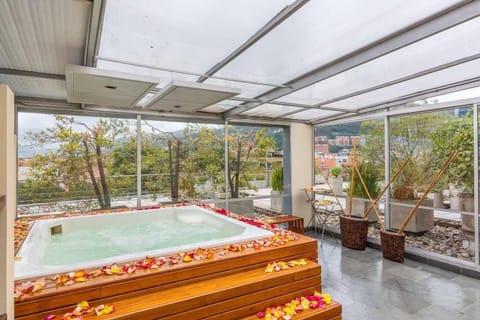 Hot tub, body treatments, hydrotherapy, body scrubs, facials