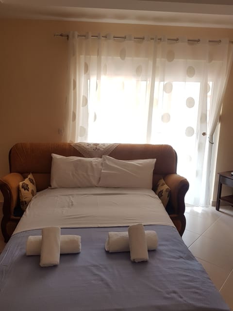 Family Room, Mountain View | Extra beds