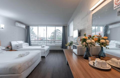 Twin Studio Room | Bathroom | Towels
