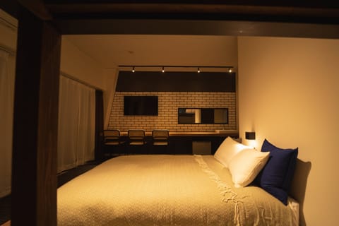 Deluxe Room | Soundproofing, free WiFi, bed sheets
