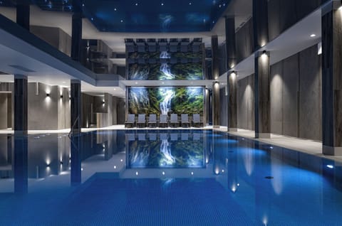 Indoor pool, seasonal outdoor pool, sun loungers