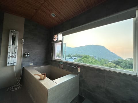 Honeymoon Room | Bathroom | Free toiletries, hair dryer, slippers, towels