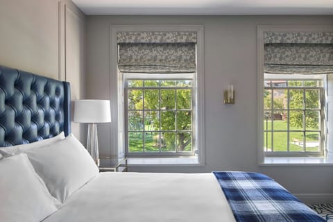 Executive Suite, 1 King Bed (Park View) | Frette Italian sheets, premium bedding, pillowtop beds, in-room safe