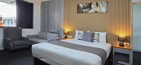 2 Bedroom Apartment (Non Pet) | Desk, laptop workspace, blackout drapes, iron/ironing board