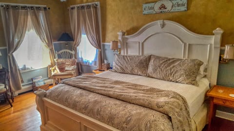 Superior Double Room, Ensuite (Room 6 The Lilac Room) | Premium bedding, individually decorated, individually furnished