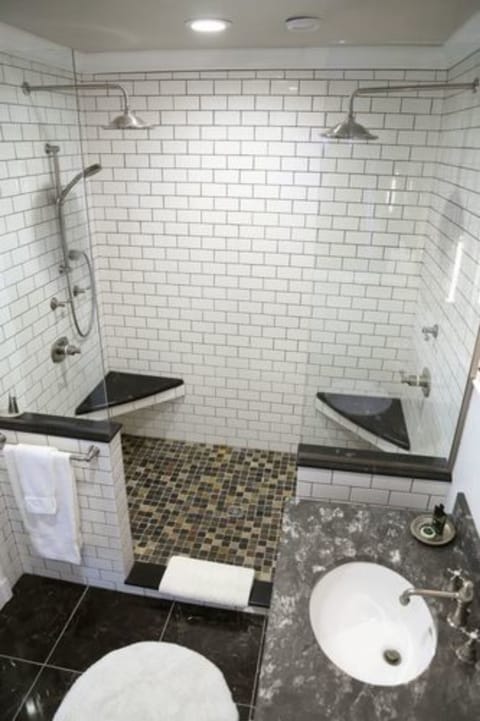 Free toiletries, hair dryer, bathrobes, towels