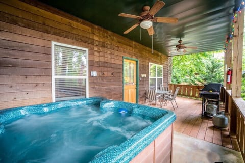 ALPINE ROSE - Hot tub