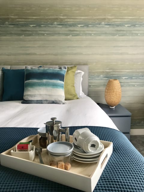 Blackout drapes, free WiFi