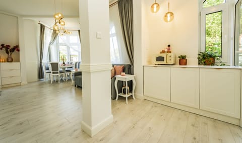 Deluxe Apartment | Private kitchen | Full-size fridge, oven, stovetop, coffee/tea maker